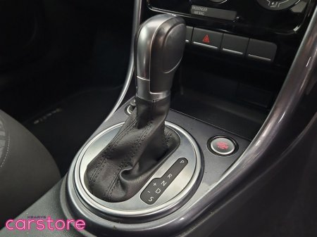 2017 Volkswagen Beetle - thumbnail 18