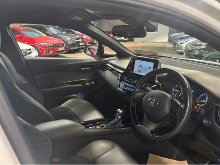 2023 Toyota C-HR HYBRID SOL 4DR AUTO €24,499 thumbnail