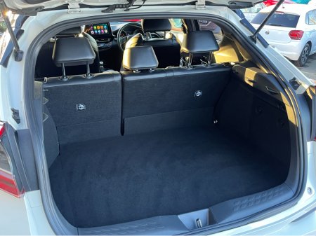 2019 Toyota C-HR SOL HYBRID AUTOMATIC 1.8 PETROL //HIGH SPEC//FULL LEATHER HEATED SEATS//KEYLESS ENTRY//REVERSE CAMERA// €20,950 thumbnail