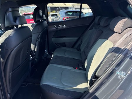 2025 Kia Sportage - thumbnail 9