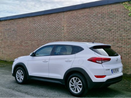2016 Hyundai Tucson - thumbnail 2