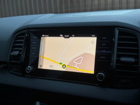 2022 Skoda Karoq 2.0 TDI SportLine SUV 5dr Diesel DSG 4WD Euro 6 (s/s) (150 ps) 1 OWNER + GLASS SUNROOF + REVERSE CAMERA + HEATED SEATS thumbnail