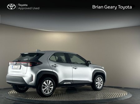 2024 Toyota Yaris Cross HYBRID LUNA €29,950