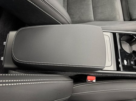 2026 Volvo XC40 B3 MILD HYBRID *IN STOCK* €130 PER WEEK ON PCP €52,990 thumbnail