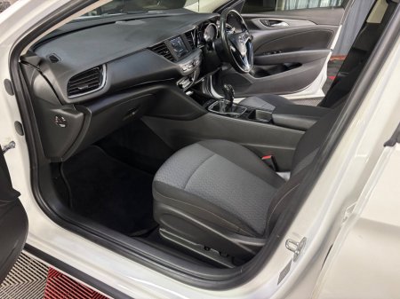 2019 Opel Insignia 1.6 (136PS) Turbo D ecoTEC SC €12,950 thumbnail