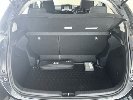 2023 Toyota Yaris HYBRID LUNA €24,450 thumbnail