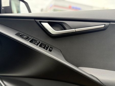 2025 Kia Niro - thumbnail 8