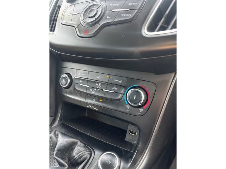 2015 Ford Focus - thumbnail 12