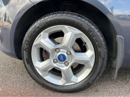 2011 Ford Fiesta - thumbnail 5