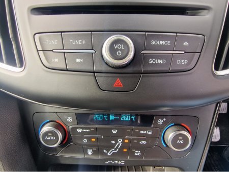 2015 Ford Focus - thumbnail 25