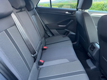 2023 Volkswagen T-Roc 2.0 TDI 116HP Life €28,950 thumbnail
