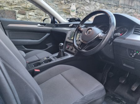 2017 Volkswagen Passat 1.6 TDI 120HP Trendline €9,499 thumbnail