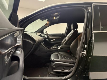 2022 Mercedes-Benz EQC 400 AMG LINE 4MATIC €32,990 thumbnail