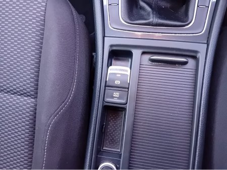 2017 Volkswagen Golf - thumbnail 24