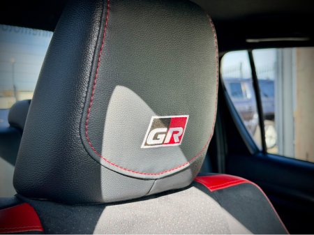 2023 Toyota Hilux - thumbnail 16