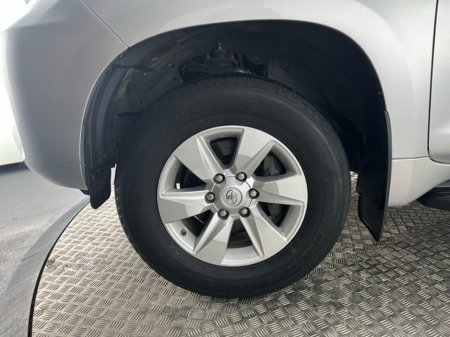 2023 Toyota Landcruiser LWB COMM AUTO €45,487 thumbnail