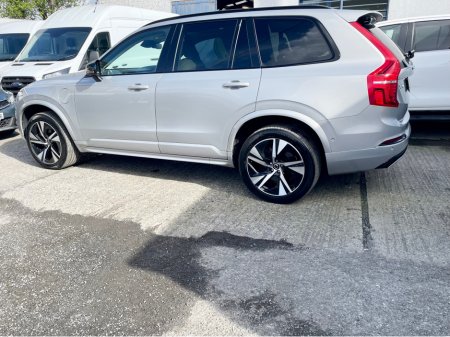 2023 Volvo XC90 - thumbnail 32