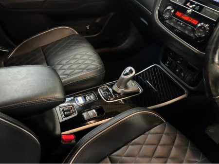 2019 Mitsubishi Outlander OUTL PHEV S-EDI S-EDITION 4DR AUTO €20,999 thumbnail