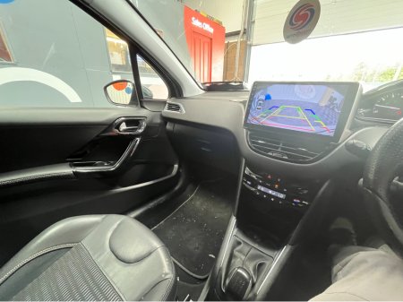 2015 Peugeot 208 - thumbnail 11