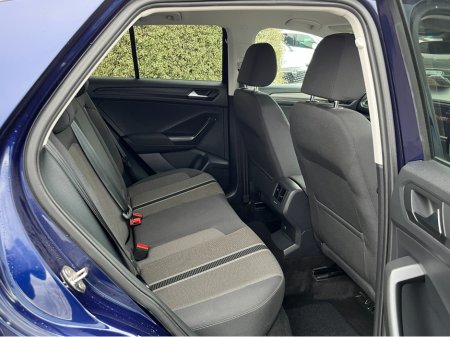 2020 Volkswagen T-Roc STYLE DESIGN AUTOMATIC 2.0 DIESEL //KEYLESS ENTRY//2 TONE PAINT//ADAPTIVE CRUISE CONTROL//REVERSE CAMERA// €23,950 thumbnail