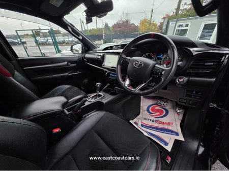 2023 Toyota Hilux GR EDITION 2.4D 360 REV CAMERA  4X4 HALF LEATHER  SEATS - €48,500 thumbnail