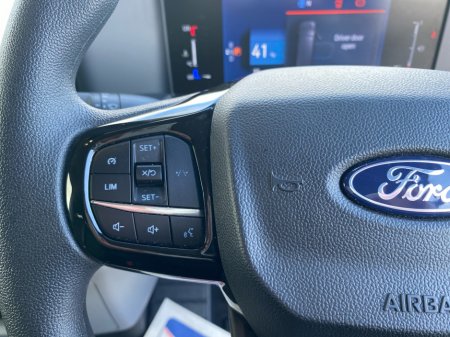 2025 Ford Transit Custom 2.5 Crewcab PHEV Automatic €42,500 thumbnail