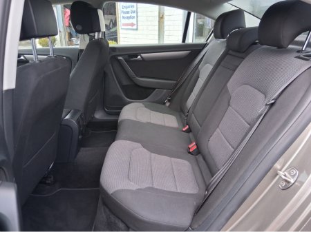 2013 Volkswagen Passat - thumbnail 8