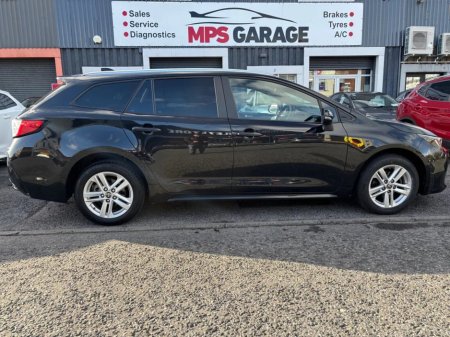 2022 Toyota Corolla 1.8 Hybrid Luna Saloon €20,250 thumbnail