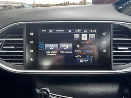 2016 Peugeot 308 - thumbnail 11