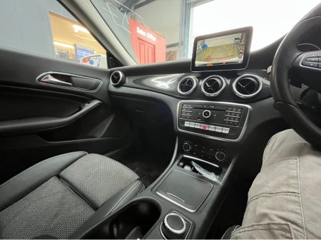 2017 Mercedes-Benz CLA Class - thumbnail 17