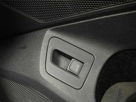 2018 Volkswagen Passat - thumbnail 29