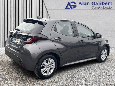 2023 Toyota Yaris 1.5 HYBRID LUNA  AUTO €18,995 thumbnail