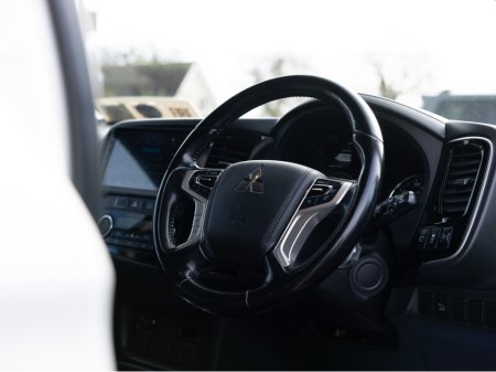 2016 Mitsubishi Outlander - thumbnail 14