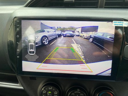 2018 Toyota Vitz - thumbnail 4