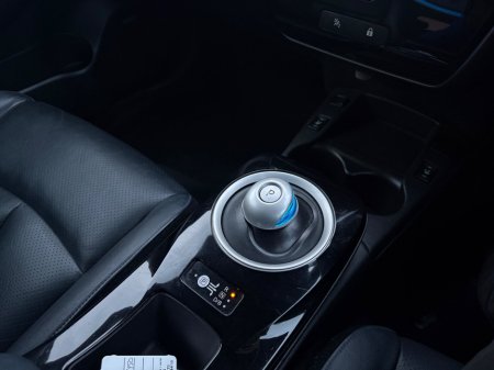 2015 Nissan Leaf - thumbnail 8