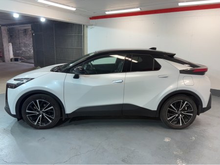 2024 Toyota C-HR - thumbnail 1