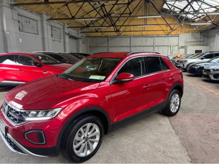 2024 Volkswagen T-Roc - thumbnail 16