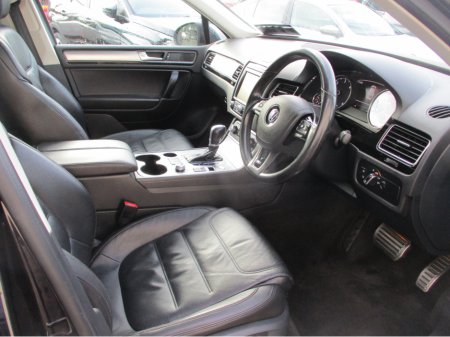 2018 Volkswagen Touareg CV 3.0 TDI 262B 262BHP V6 5DR AUTO €24,390 thumbnail