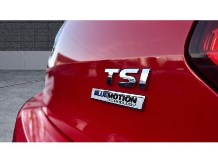 2016 Volkswagen Polo *HIGHLINE* 35,000KMS / LEATHER / HEATED SEATS / CAMERA / AUTO €13,900 thumbnail