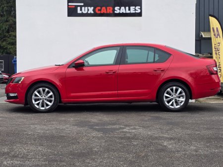 2019 Skoda Octavia - view 3