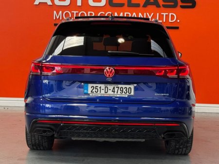 2025 Volkswagen Touareg - thumbnail 11