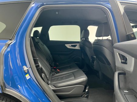 2024 Audi Q7 S LINE 55 TFSI E QUATTRO €84,990 thumbnail