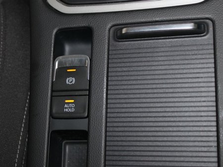 2019 Volkswagen Passat - thumbnail 22