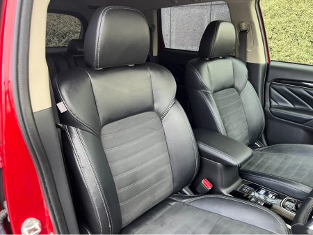 2019 Mitsubishi Outlander G 4WD AUTOMATIC 2.4 PETROL PLUG IN HYBRID //HIGH SPEC//HALF LEATHER SEATS//HEATED SEATS AND STEERING WHEEL//REVERSE CAMERA//KEYLESS ENTRY// €22,950 thumbnail