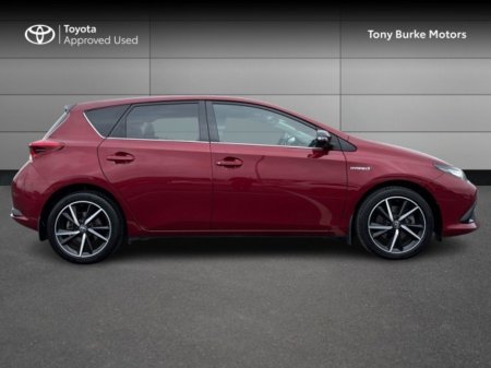 2018 Toyota Auris - thumbnail 3