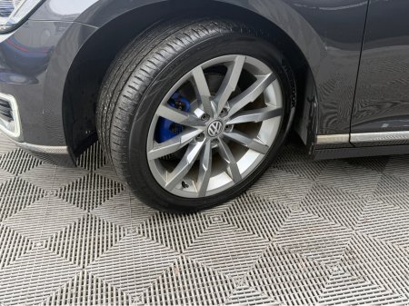 2018 Volkswagen Passat - thumbnail 11