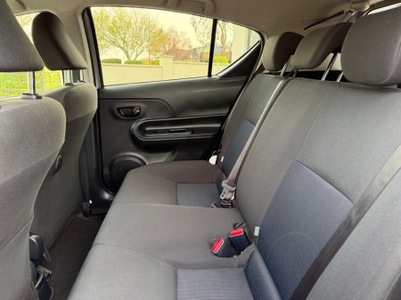 2018 Toyota Aqua - thumbnail 18