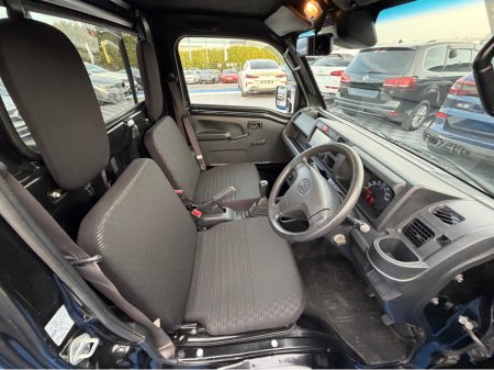 2019 Daihatsu Fourtrak - thumbnail 18