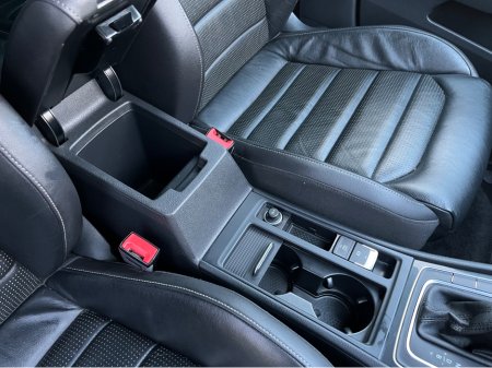 2020 Volkswagen E-Golf 136BHP 5DR AUTO E-GOLF , €16,450 thumbnail