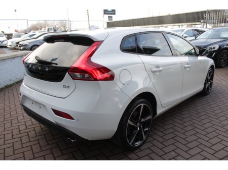 2016 Volvo V40 2.0D4 SPORT 5DR HATCHBACK AUTO HUGE SPEC  // 1 OWNER CAR // AS NEW CONDITION THROUGHOUT // BUY WITH CONFIDENCE AA AND SIMI APPROVED DEALER 2025 // FINANCE ARRANGED // €14,950